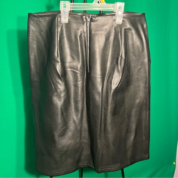 Size6, Philosophy, Leather Black Skirt Two Front Pockets with Silver Beads Decor - Picture 6 of 10